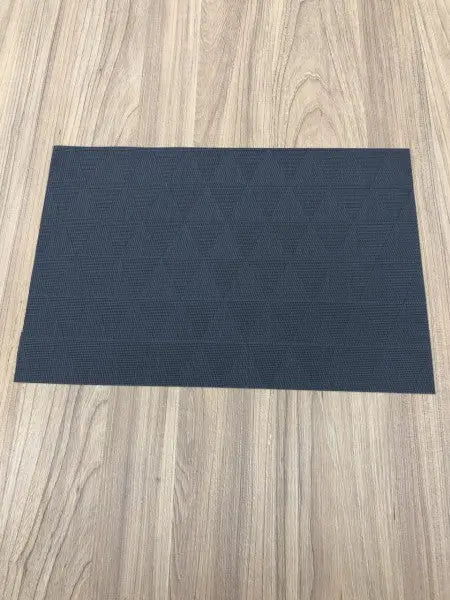 Antra háromszögek étkezési alátét 30x45 / szürke