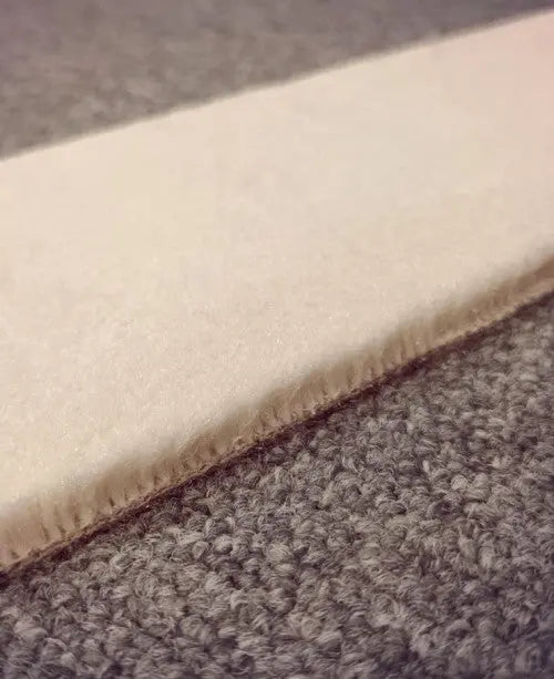 Audrey-038 törtfehér padlószőnyeg 400 cm-es 400 cm-es / fehér