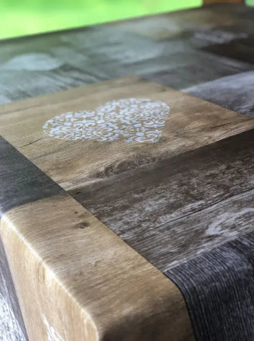 Country barna szíves terítő 140x140 / beige-barna