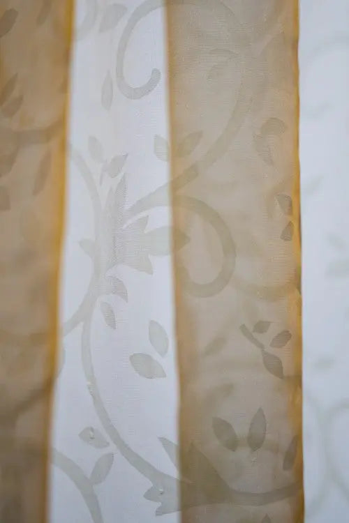 Inda mintás organza készfüggöny 140x250 / beige-barna