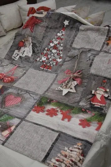 Karácsonyi ajándékok takaró 110x140 / piros-bordó