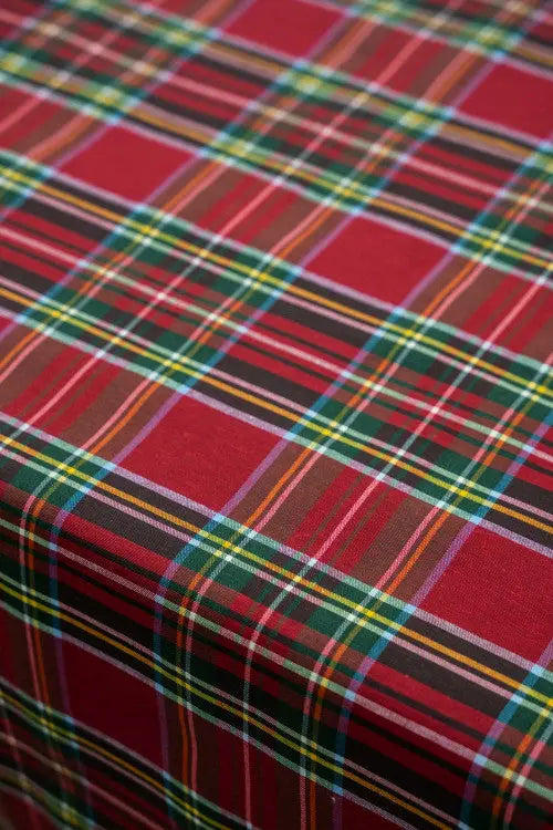 Kassel-R-11 terítő 140x140 / piros-bordó