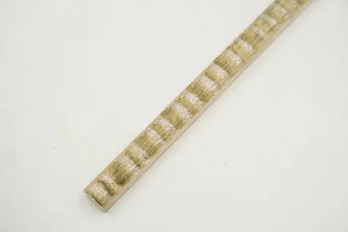 Keskeny, íves listello/Ikat 1,5x25 / beige-barna