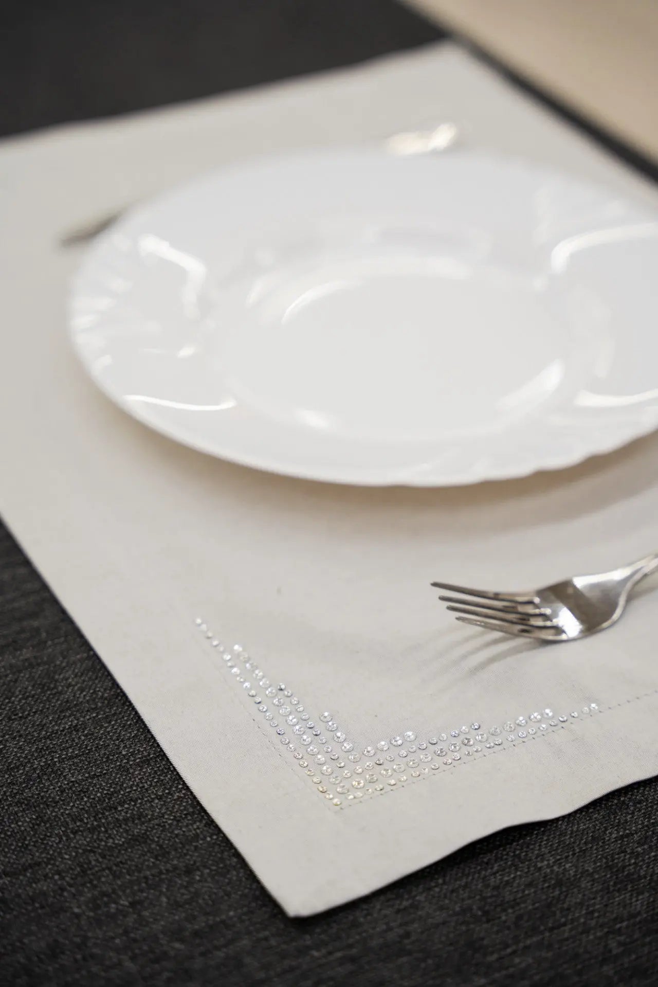 Klara acélszürke kristály díszítéses étkezési alátét szett 2db 32x45 / szürke