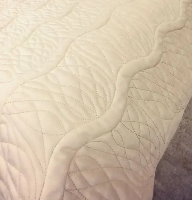 Kythira beige ágyterítő 220x250 / fehér