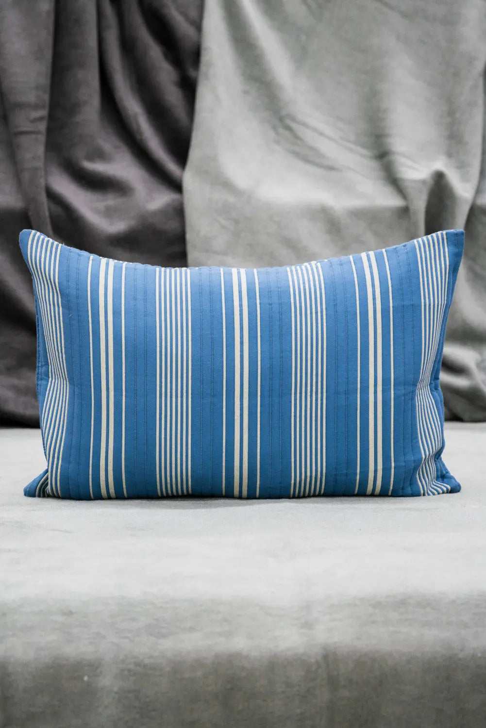 Mistral kék díszpárna huzat 827 50x75 / kék