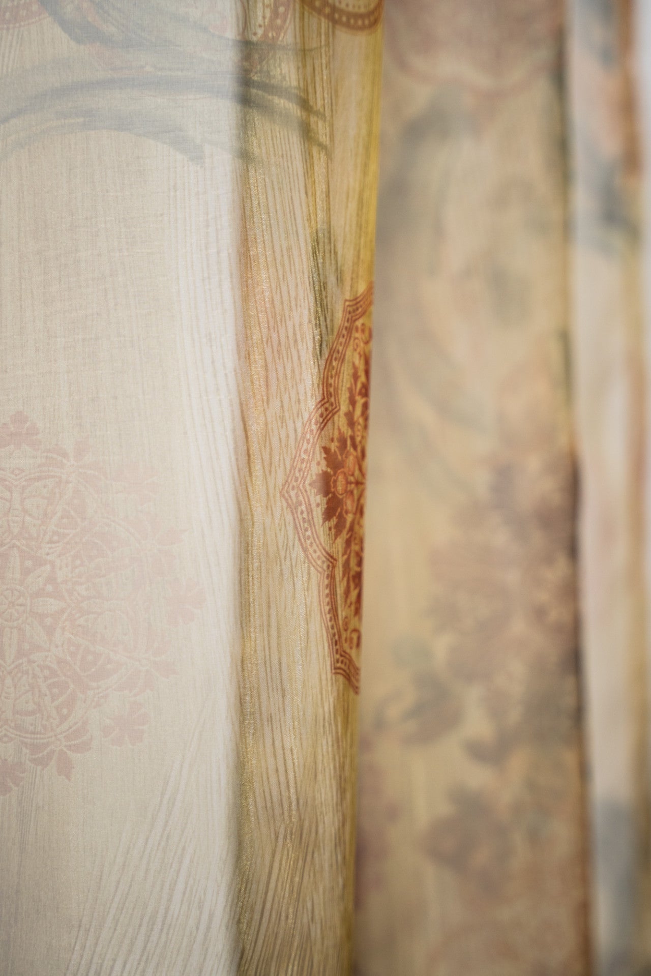 Óarany mandalás organza készfüggöny Szőnyegszalon