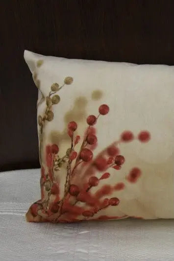 Piros bogyók díszpárna 30x45 / piros-bordó