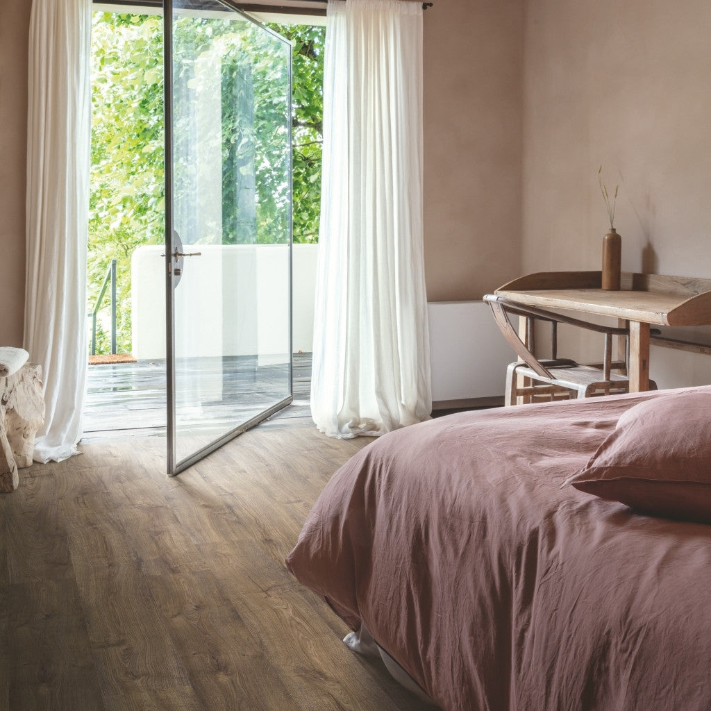 QuickStep Csokoládé színű őszi tölgy vinyl AVMPU40199