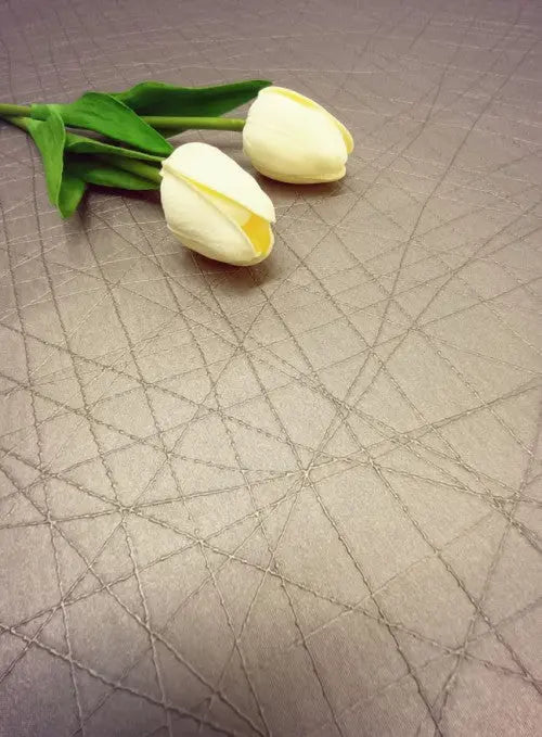 Sokio taupe bőrhatású teflonos terítő 140x140 / beige-barna