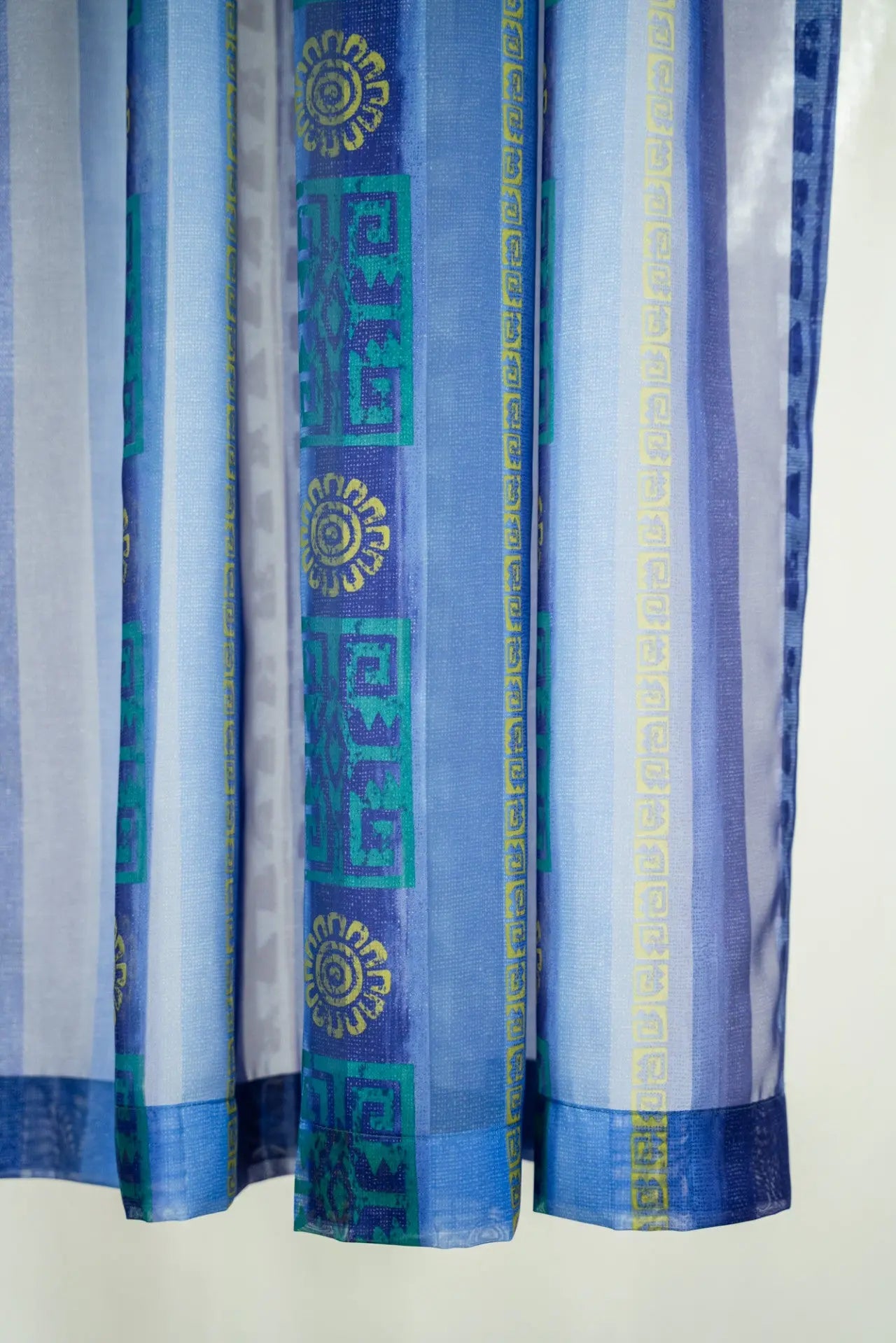 Sötétkék festett voile készfüggöny 140x250 / kék