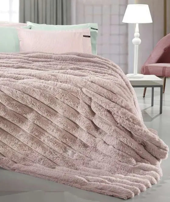 St. Moritz old pink luxus ágyterítő 260x240 / rózsaszín-lila