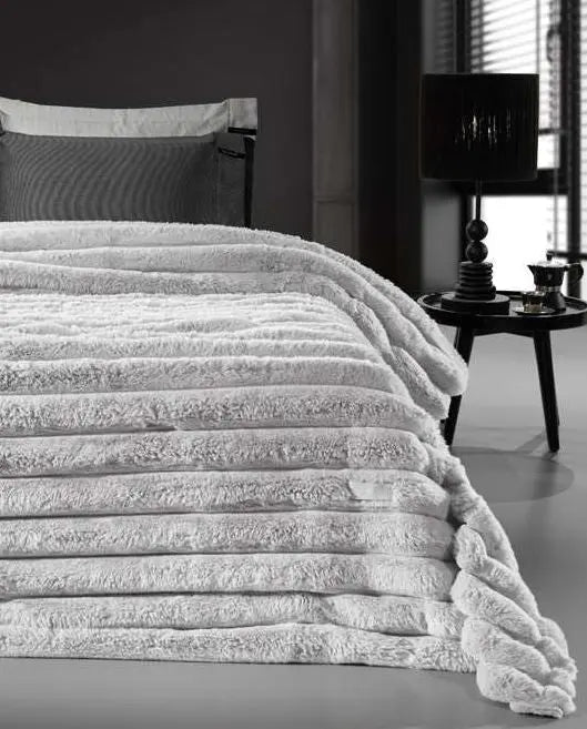 St. Moritz silver luxus ágyterítő 260x240 / szürke