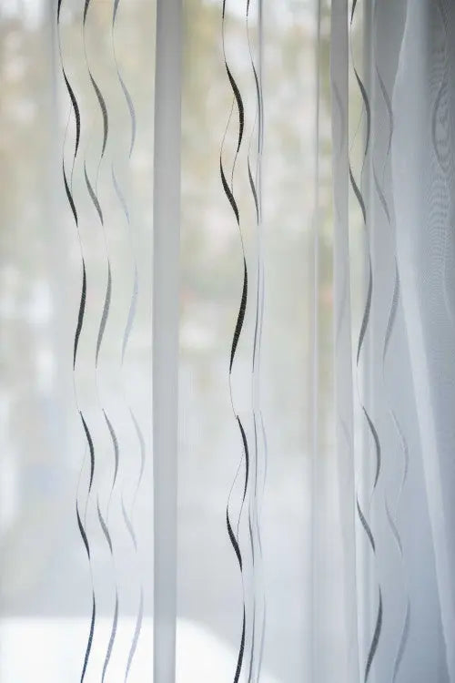 Szürke hullámos hímzett voile készfüggöny 140x250 / fehér