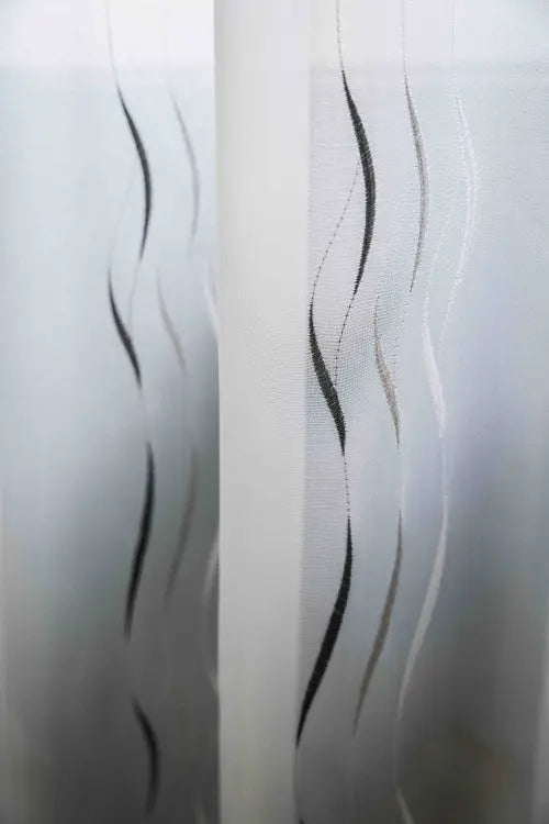 Szürke hullámos hímzett voile készfüggöny 140x250 / fehér