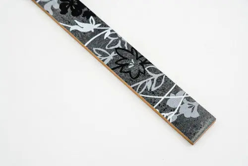 Szürke listello ezüst virágokkal/Kim 3,5x40 / szürke