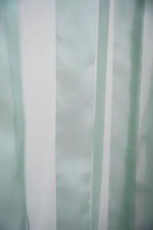 Zöld csíkos organza készfüggöny 140x250 / zöld