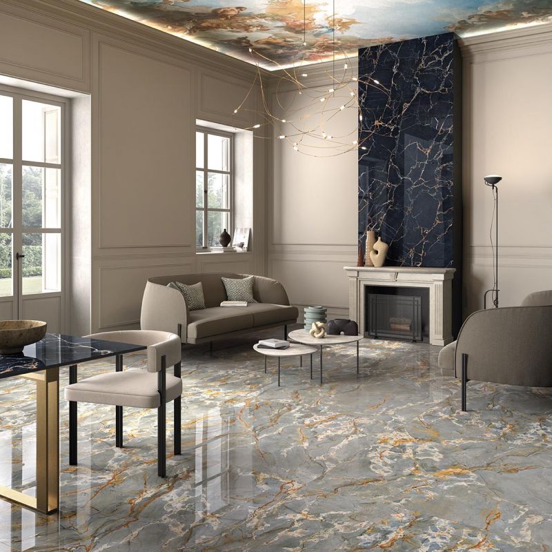 ROMA IMPERIALE 120x280. Ez a magasfényű, márványhatású nagy csempe az olívazöld és bézs-fehér erezet finom játékával elegáns, bensőséges hangulatot teremt, és időtálló luxussal öltözteti falát vagy padlóját.