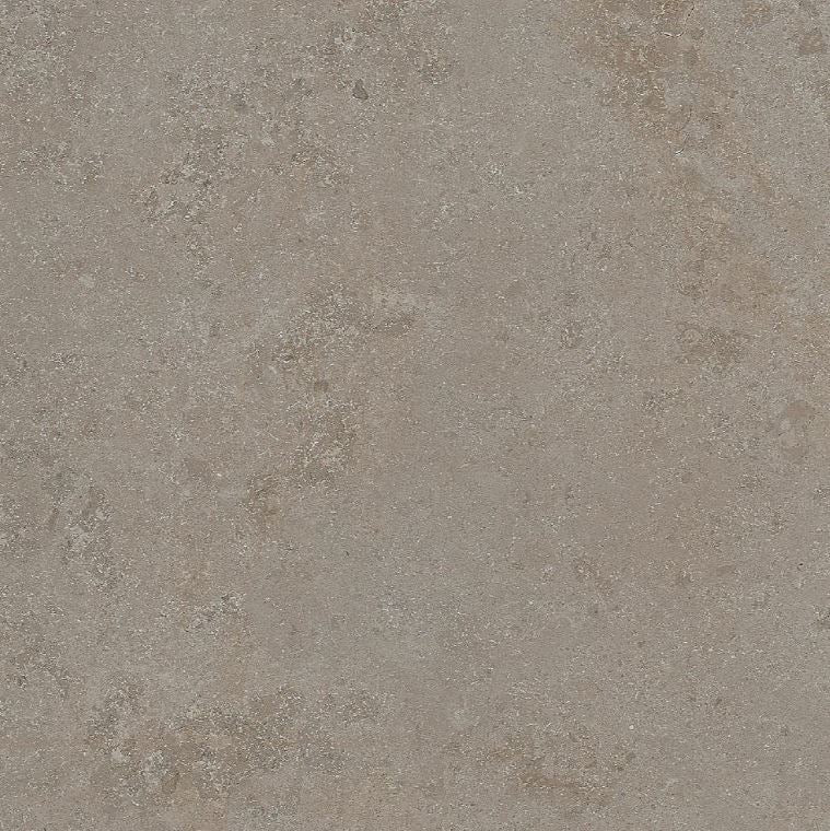 AUTHENTIC LUXE STONE JURA- 120x280- Ez a nagy csempe a Jura kő időtlen szépségét ötvözi kortárs, letisztult designnal. Meleg bézs–szürkés tónusai és finom kőzetes mintázata elegáns, nyugodt légkört teremtenek, közelebb hozva a természetet otthonába.
