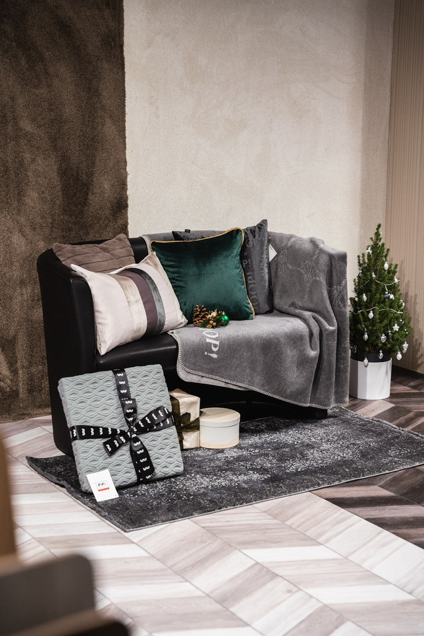 Aba szürke szett horgolt mintával 130x170+40x40 / szürke