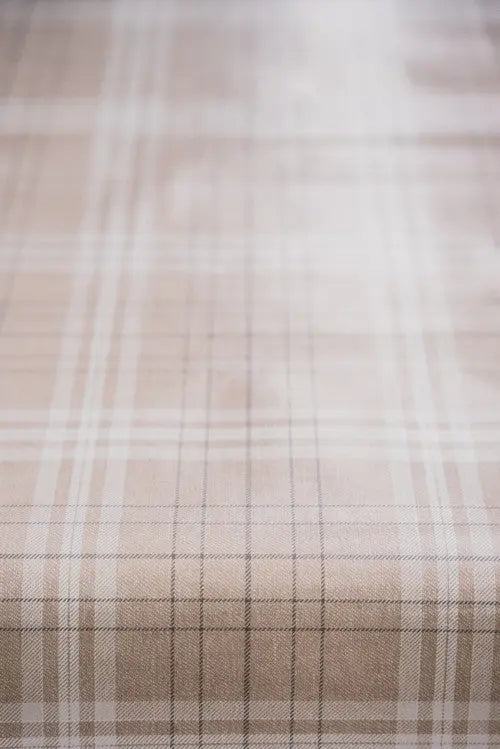 Barna kockás viaszos vászon terítő 140x140 / beige-barna