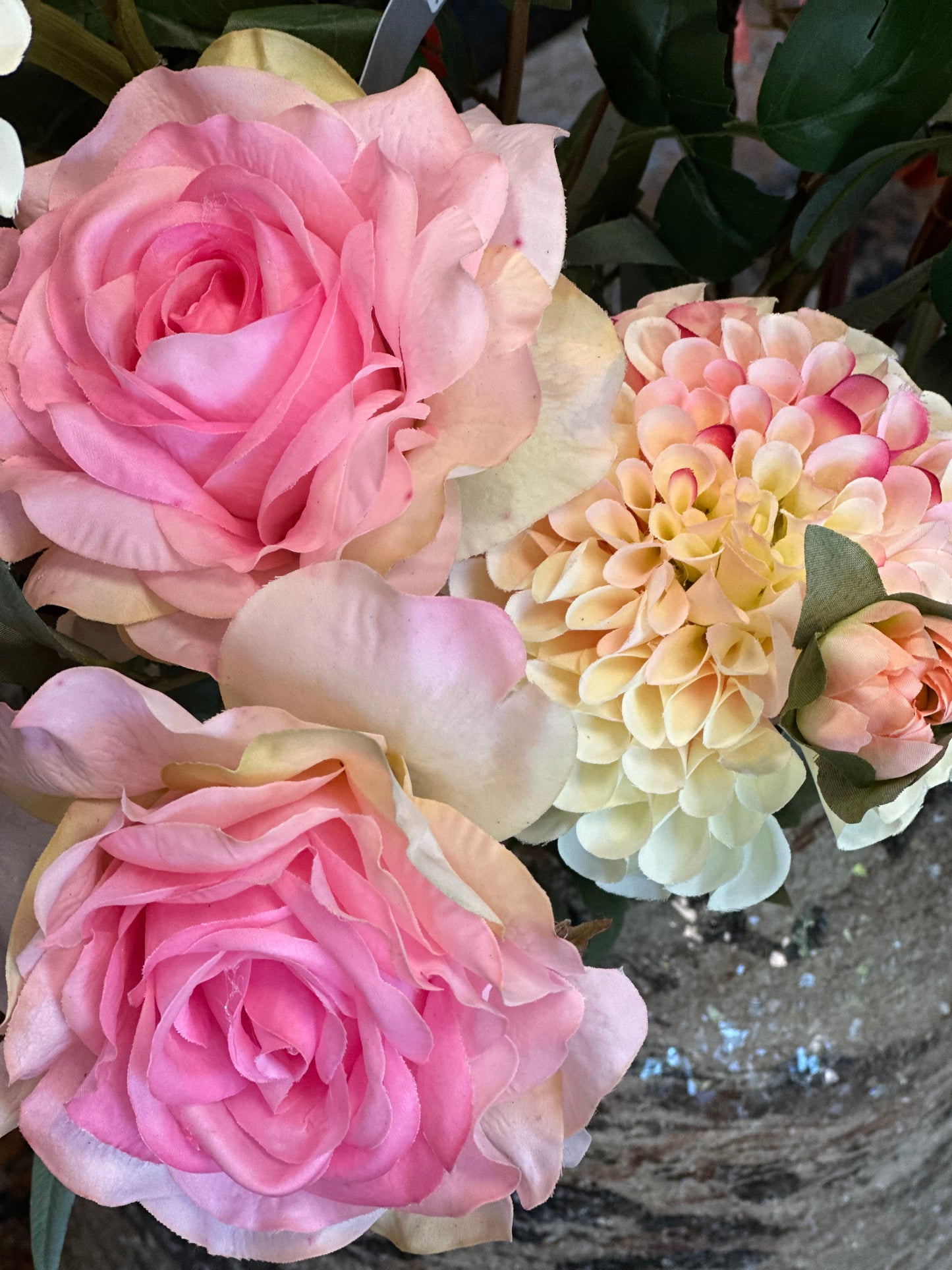 Blush Elegance – 25 szálas Silk-ka prémium dália és rózsa csokor