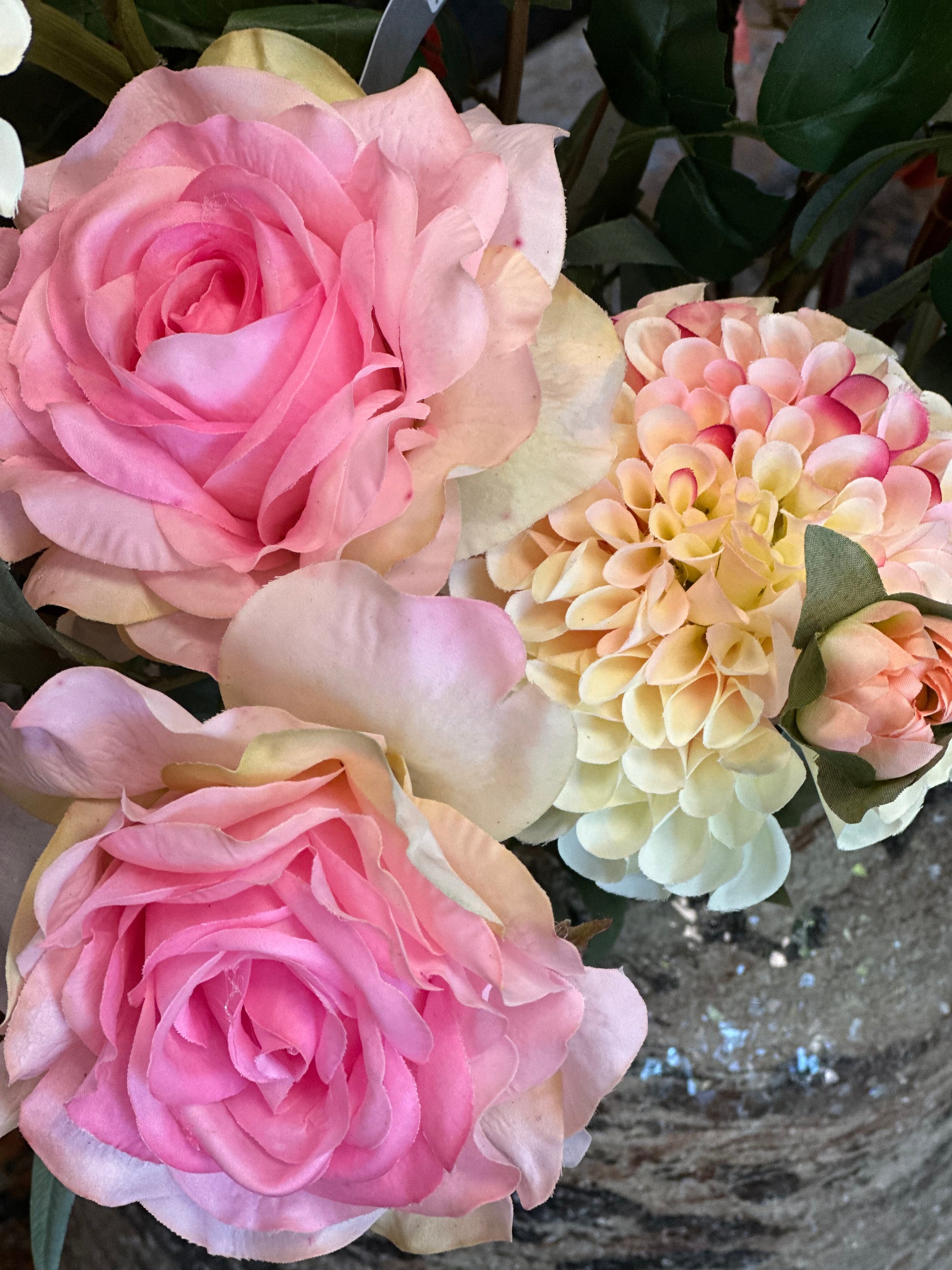 Blush Elegance – 25 szálas Silk-ka prémium dália és rózsa csokor