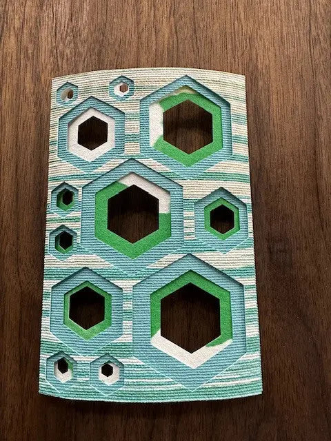 Egyedi DIY kép hexagon színes kék, zöld lapok fehér képkerettel 10x15 / kék