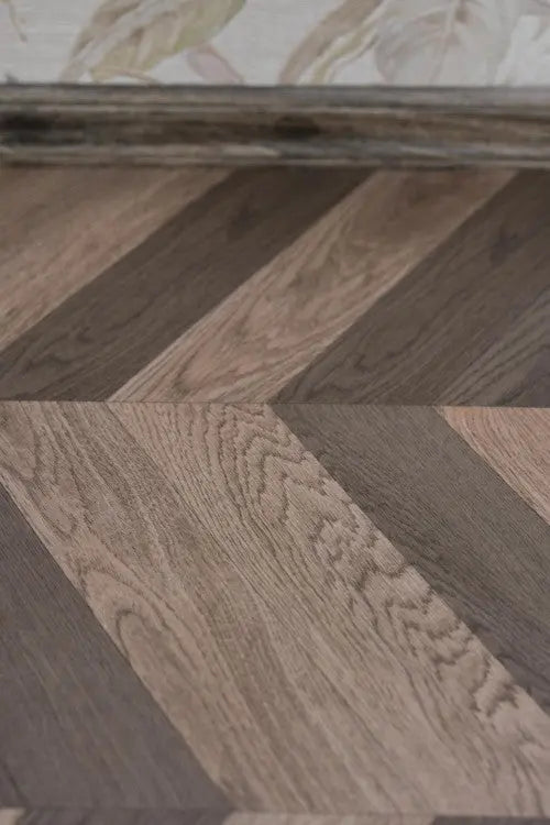 Iconik 300 Chevron Style Coffee tekercses vinyl padló 200 cm-es / beige-barna