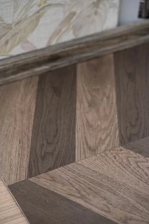 Iconik 300 Chevron Style Coffee tekercses vinyl padló 200 cm-es / beige-barna