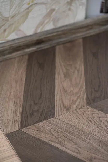 Iconik 300 Chevron Style Coffee tekercses vinyl padló 200 cm-es / beige-barna