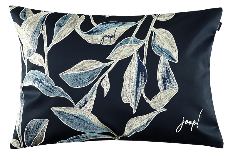 JOOP! Flora sötétkék díszpárnahuzat 40×60 cm  Virágmintás luxus, időtlen elegancia Joop! Szőnyegszalon