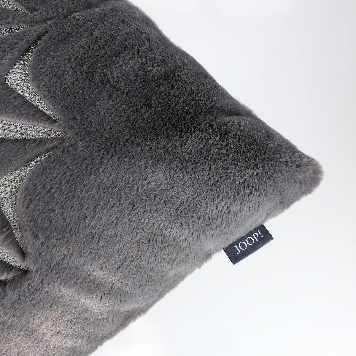 JOOP! J-Tender Cornflower prémium szürke díszpárnahuzat Joop! Szőnyegszalon