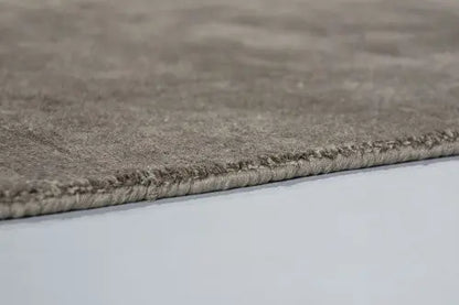 JOOP! Soft taupe prémium viszkóz szőnyeg 140x200 / beige-barna