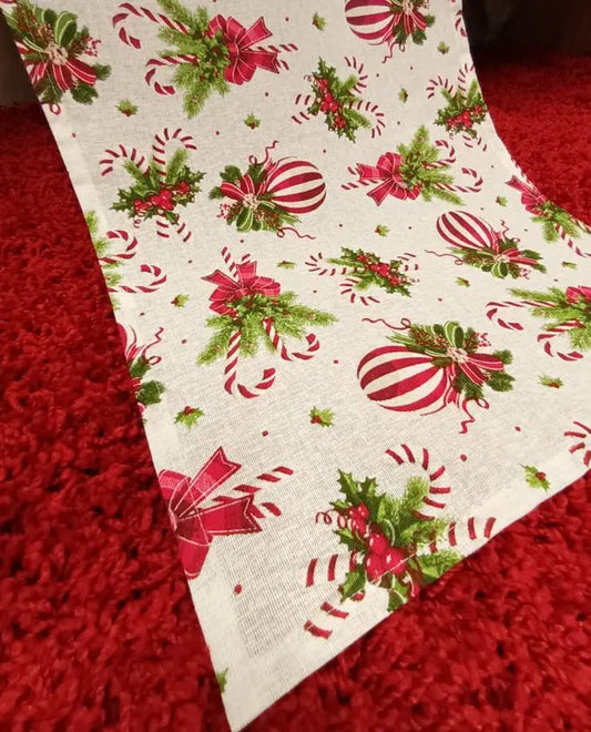 Karácsonyi díszgömbös terítő 40x140 / piros-bordó