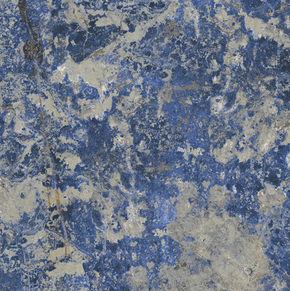 LES BIJOUX  SODALITE BLEU GLOSSY 6MM 120X280- Ez a mély kék, márványhatású csempe karakteres eleganciát és nyugalmat sugároz, miközben egyedi mintázatával látványos és exkluzív hangulatot teremt otthonában.