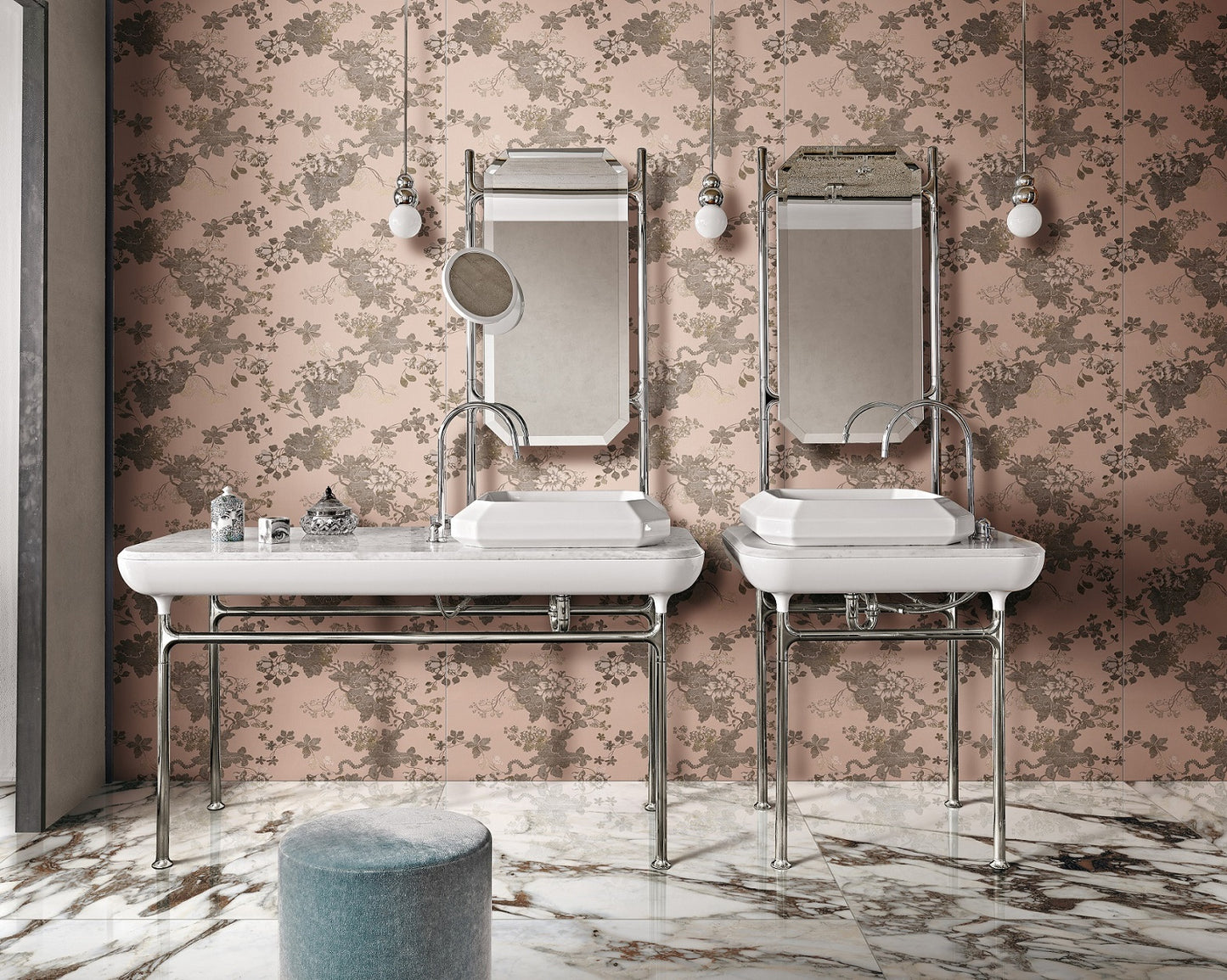 LES BIJOUX BRÉCHE CAPRAIA GLOSSY- 120X280; 6MM  A magasfényű felület fényt, ragyogást és modern eleganciát ad a térnek, miközben optikailag tágítja és dinamikussá teszi azt.