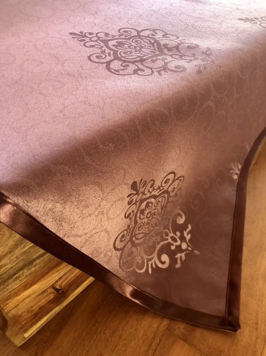 Lívia teflonos barna terítő 120x150 / beige-barna
