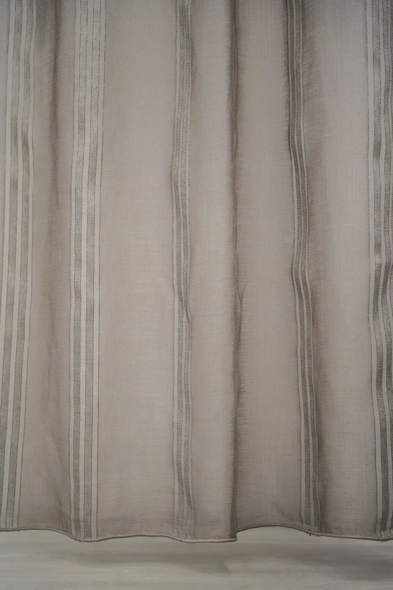 Natúrhatású csíkos sablé készfüggöny 200x250 / beige-barna