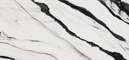 THE ROOM-Panda White 120x260- Ez a nagy csempe a panda mintáját idézi: fehér alapon fekete csíkokkal. A fehér lágyságot, a fekete erőt sugall, klasszikus, időtálló választás, amely mindig divatos marad.