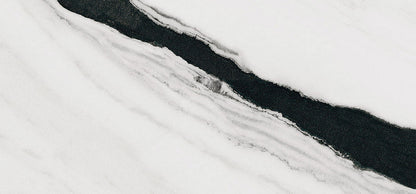THE ROOM-Panda White 120x260- Ez a nagy csempe a panda mintáját idézi: fehér alapon fekete csíkokkal. A fehér lágyságot, a fekete erőt sugall, klasszikus, időtálló választás, amely mindig divatos marad.