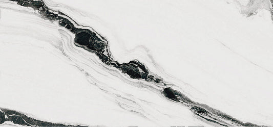 THE ROOM-Panda White 120x260- Ez a nagy csempe a panda mintáját idézi: fehér alapon fekete csíkokkal. A fehér lágyságot, a fekete erőt sugall, klasszikus, időtálló választás, amely mindig divatos marad.