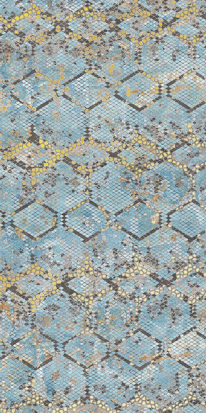 THE ROOM Python- 120x260  Ez a nagy csempe színes kígyóbőr mintáját idézi, fehér, kék, arany és bézs árnyalatokkal. A fehér tágítja a teret, a kék nyugalmat ad, az arany fényesen kiemeli a mintát, így elegáns, harmonikus összhatást teremt.