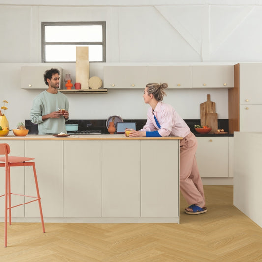 QuickStep Mézszínű tölgy vinyl AVHBU40360