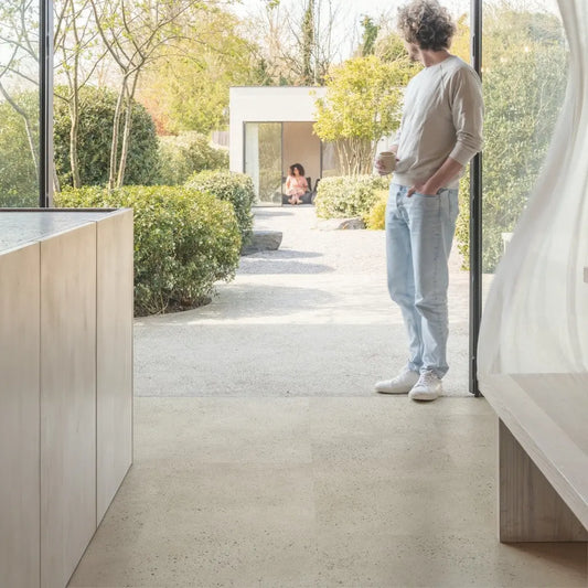 QuickStep Osztrigaszürke beton vinyl AVMTU40275 padlólap