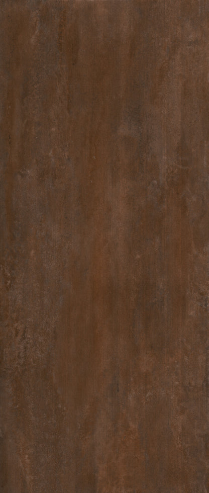 SKIN METAL CORTEN 3MM-120x300- Ez a burkolat nem csupán felület, hanem élmény: a korten acél mély, rozsdás árnyalatai a stabilitás és időtállóság érzetét keltik, meleg barna-vörös tónusai pedig intimitást és nyugalmat sugároznak.