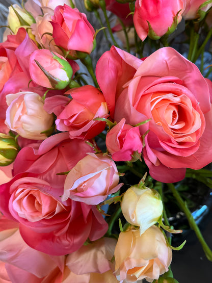 Signature roses viragkompozicio