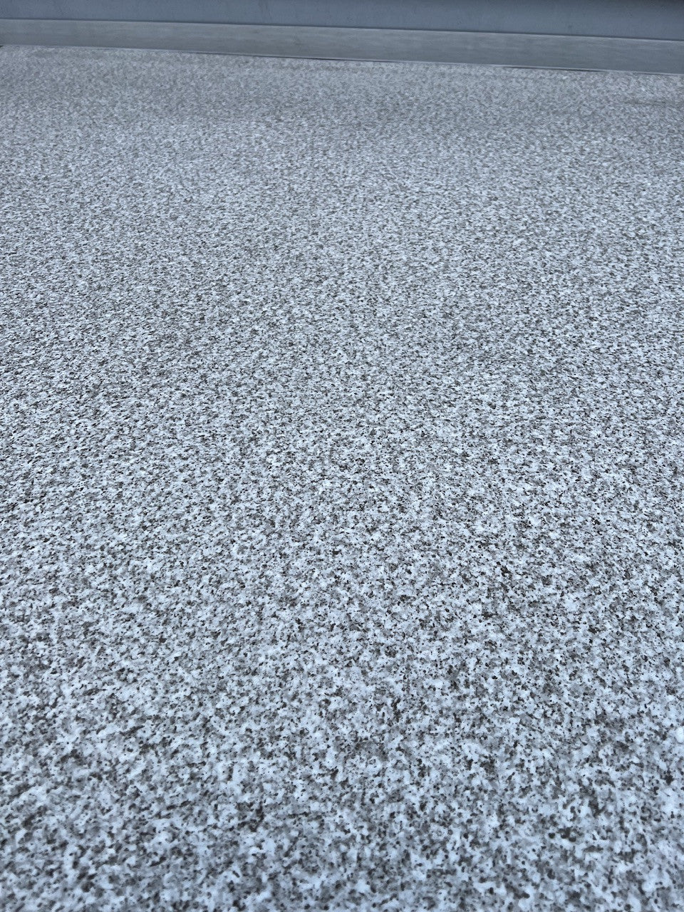 Szürke szemcsés tekercses vinyl burkolat 200 cm-es / szürke