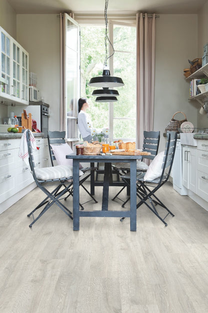 Vízálló Classic fehér patinás tölgy laminált padló CL1653