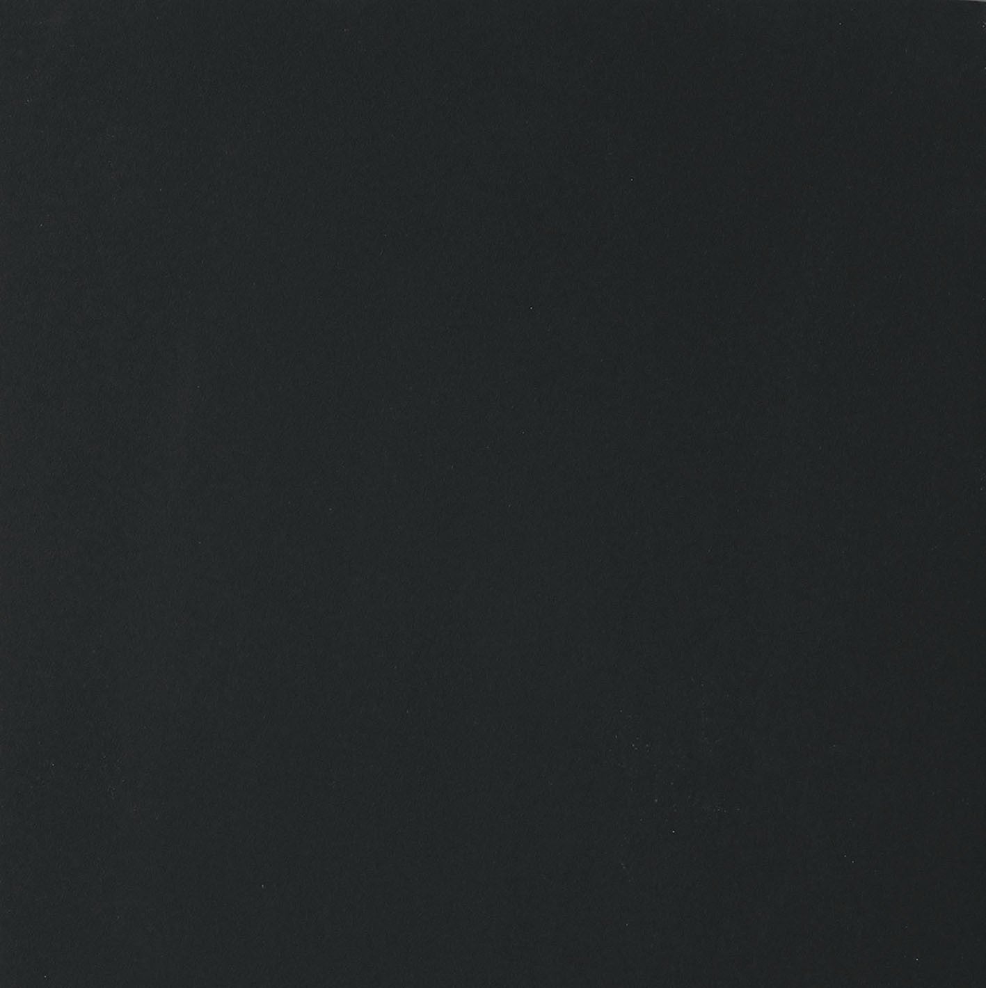 B&W BLACK GLOSSY 120x240- merész és elegáns választás, amely modern, exkluzív hangulatot teremt bármely enteriőrben.